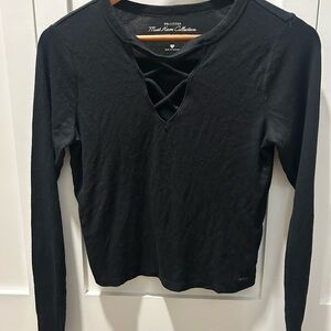 Hollister Must Have Collection long sleeved tee.Flattering w/neckline detail.